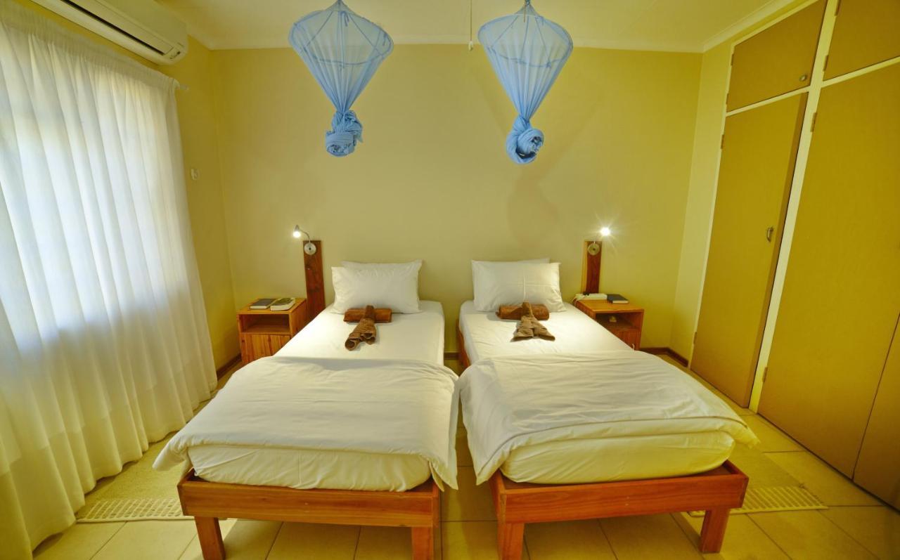 Отель Brandberg Rest Camp Uis Экстерьер фото