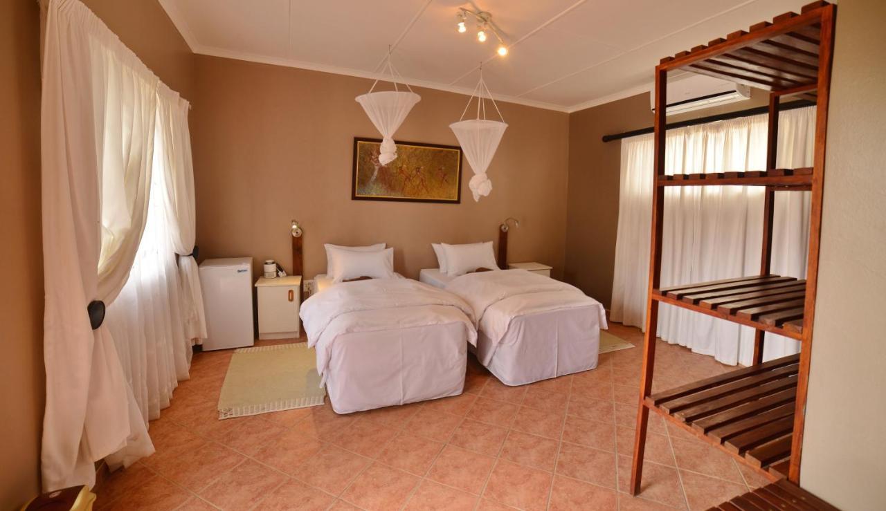 Отель Brandberg Rest Camp Uis Экстерьер фото