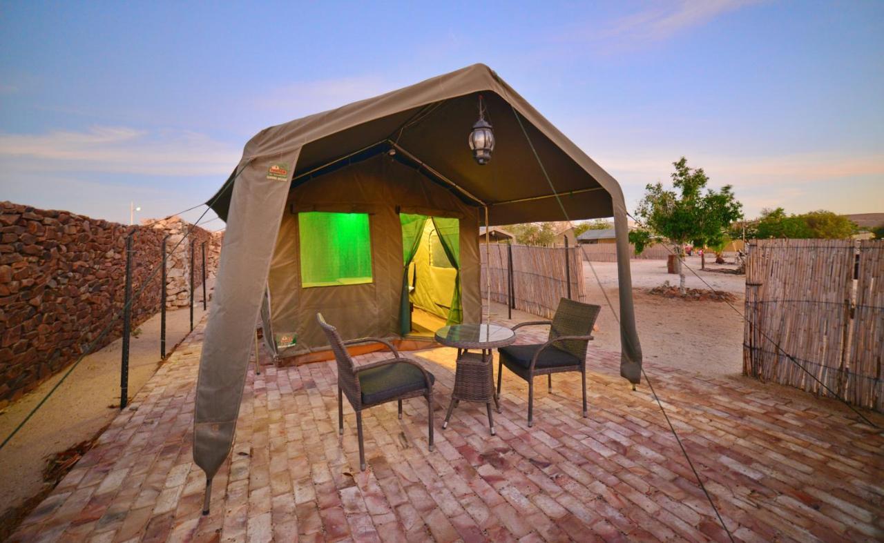 Отель Brandberg Rest Camp Uis Экстерьер фото