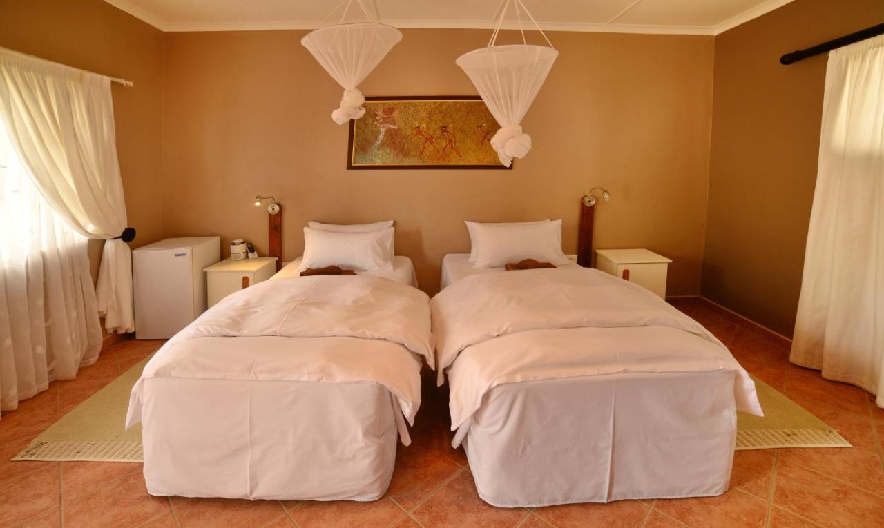 Отель Brandberg Rest Camp Uis Экстерьер фото