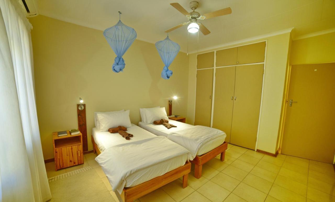 Отель Brandberg Rest Camp Uis Экстерьер фото