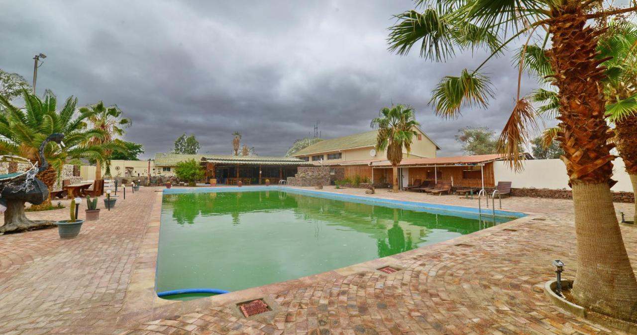 Отель Brandberg Rest Camp Uis Экстерьер фото