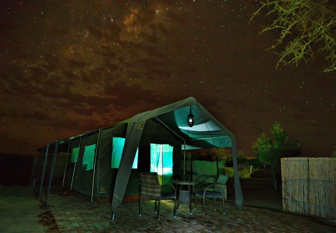 Отель Brandberg Rest Camp Uis Экстерьер фото