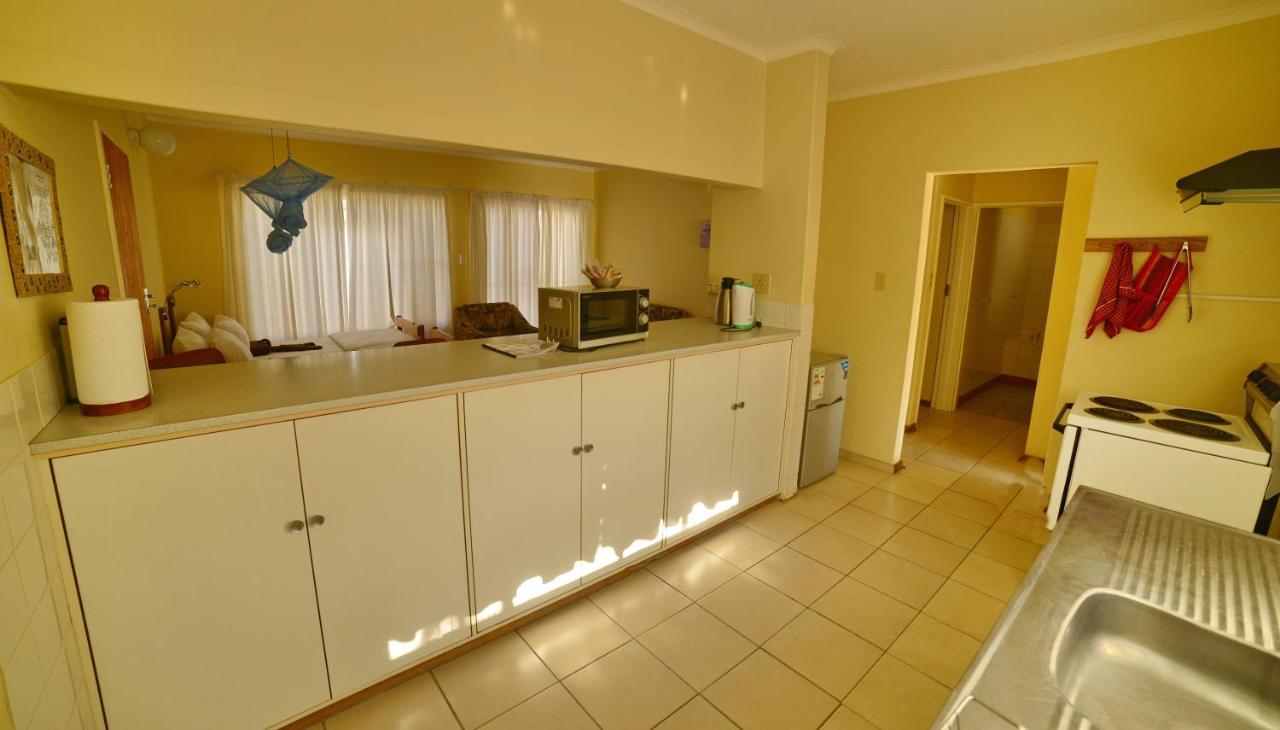 Отель Brandberg Rest Camp Uis Экстерьер фото