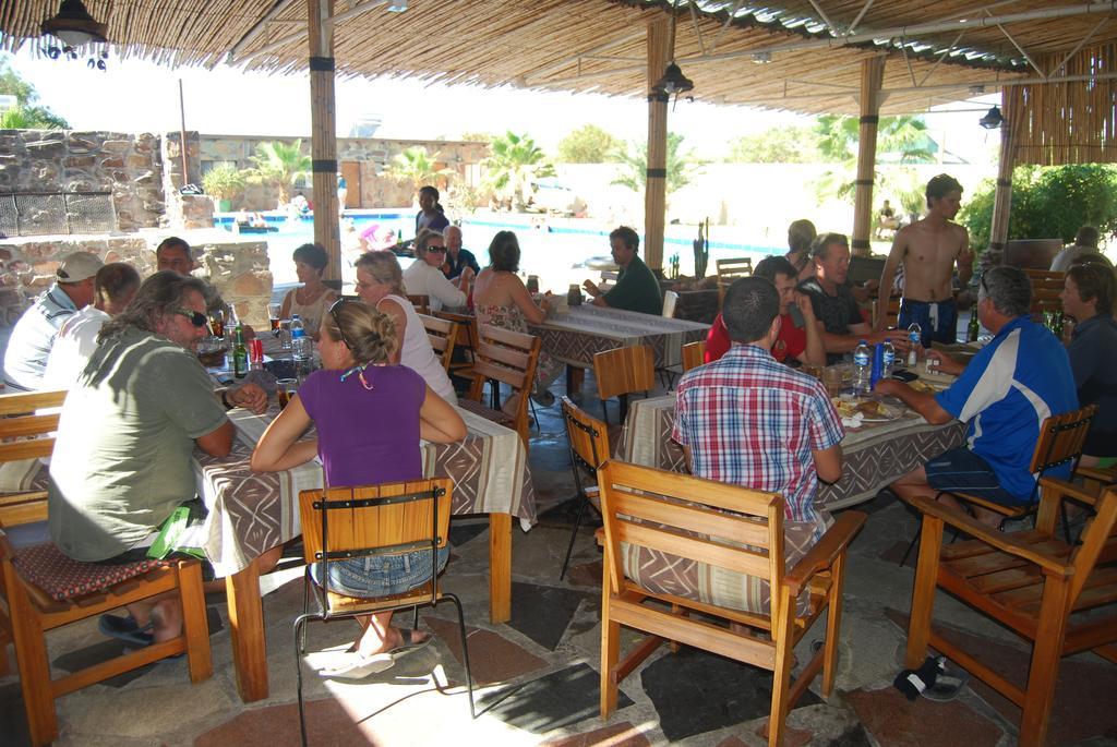 Отель Brandberg Rest Camp Uis Экстерьер фото
