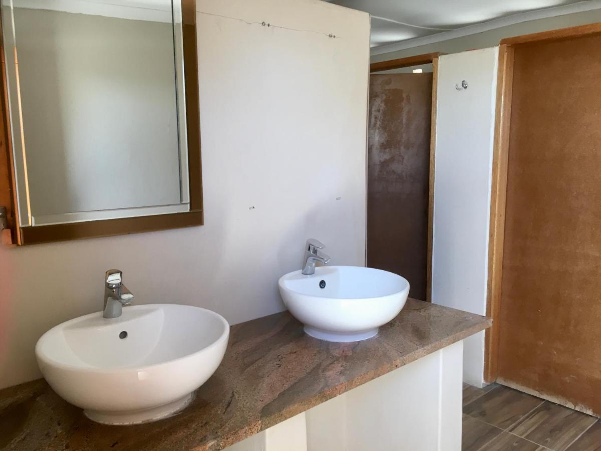 Отель Brandberg Rest Camp Uis Экстерьер фото